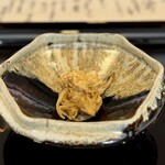 割烹 新多久 - 大根胡麻和え（柿で味付け）