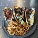 ブルー エントランス キッチン - 料理写真: