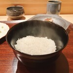 割烹 室井 - 完璧な炊き上がりの土鍋ご飯、お米は福岡の君不知(きみしらず)