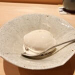 割烹 室井 - 栗きんとんの上にアイスクリーム