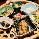 生姜屋 黒兵衛 - 名物籠盛り前菜七種盛り合わせ