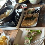 来隣 - ピーマンの肉詰めと玉ねぎ揚げうまし