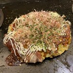 もんじゃ・鉄板焼き いろは歌 - 定番のお好み焼き等も頂きました。