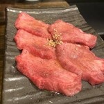 黒毛和牛焼肉 牛たつ - 