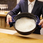 美会 - 南部鉄器で炊き上げたジャスミンライス。