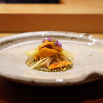 美会 - ●パッタイ
      雲丹（北海道）、黄ニラ（岡山）、桜海老（静岡）、海苔ソース