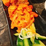 京の焼肉処 弘 - キムチ盛り合わせ5種