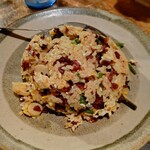 酒と飯 イチゾウ - 山菜ガーリックチャーハン