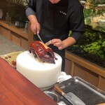 廣澤 - 北京ダック切り分け中