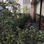 福田屋 - Nov,14　入口の横から箱にはを覗く