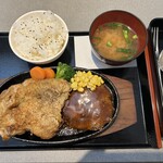 珈水亭 - ハンバーグとチキンのランチセット