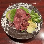 山海酒房 あかね屋 - 霜降り馬刺し！柔らかくて美味しいです！
