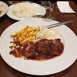 ワイン食堂 旅する子ブタ 東京 グランルーフフロント店 - アンガスステーキ