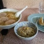 夢や - Aセット（ラーメン＋ピラフ＋餃子のセット）だったかな？　(12/2)