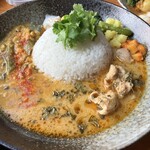 炭火串焼き 辻堂呑場 タイヨウ - 西インドの白胡椒カレー　と　ほうれん草とかぼちゃの豆乳ダル
