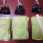 広野屋 - テイクアウト✕３、ソースも付いてました。