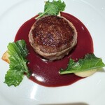 アピシウス - 蝦夷鹿、茸、フォアグラのビトーク 山葡萄ソース