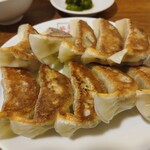 翠葉 - 餃子は王将さん比ではちょいと大きめかも