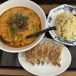 華龍食堂 宮子店 - 【2025.11.30(日)】超得セット（四川風坦々麺・並盛・麺140g＋チャーハン）900円＋餃子200円