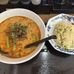 華龍食堂 宮子店 - 【2025.11.30(日)】超得セット（四川風坦々麺・並盛・麺140g＋チャーハン）900円