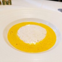 パトゥ - ●函館森町産みやこカボチャのスープ レモングラスミルクの泡