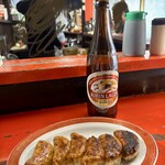 新ちゃん - 餃子300円と瓶ビール600円