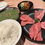 焼肉問屋 牛蔵 - 