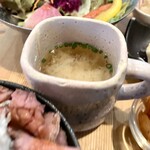 小料理屋 そのへん - そのへんの自然派ワンプレートランチ（小鉢16種）　味噌汁