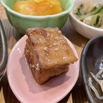 小料理屋 そのへん - そのへんの自然派ワンプレートランチ（小鉢16種）　10.厚揚げ豆腐