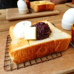 天然酵母の食パン専門店 つばめパン ＆Milk - 