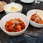 焼肉 和味 - カクテキとキムチ