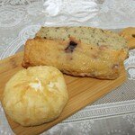 竹徳かまぼこ - 料理写真:手前から・・・煮玉子しんじょう410円(税込)・タコねぎ天410円(税込)・もずく天410円(税込)