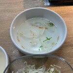 ホルモン焼肉 ひふみ屋 - 澄んだスープ