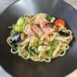 フェイマス ニッチ - 料理写真:ベーコンと地元野菜のペペロンチーノです。