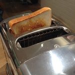 セントル ザ・ベーカリー - 2種類の食パン食べ比べ（バター食べ比べ）
      