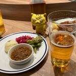 オハコミート - オハコちょい飲みセット　990円（税込）　※生ビールは、少し飲んでるけど