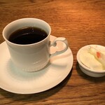 コーヒー＆セッション パブロ - ランチのコーヒーとデザート（ババロア）