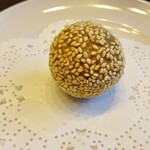 浜木綿 - サービスの大麦若葉の胡麻だんご