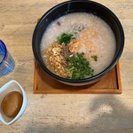 粥麺楽屋 喜々 - 日替わり粥［土曜日］三鮮粥+あじ玉