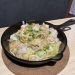 和食居酒屋 彩維 - 大山地鶏のガリバタ焼き