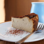 Flow's - バスクチーズケーキ（コーヒー）（750円） 本日のコーヒー（580円）