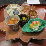 天雅 - 八寸です。季節感もあります。