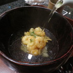 天雅 - 出汁をかけているところ。