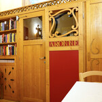 Trattoria del Moro Aronne - 木目調の温かみのある店内