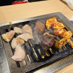 新宿焼肉芝浦ホルモン - 焼き