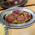 新宿焼肉芝浦ホルモン - レバー焼き皿
