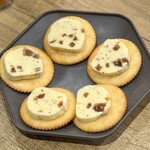 ワイン÷炭火焼き酒場cacco - いちじくバター