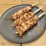 ワイン÷炭火焼き酒場cacco - せせりのスパイシー焼き