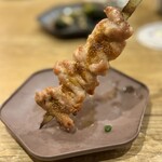 ワイン÷炭火焼き酒場cacco - せせりのスパイシー焼き