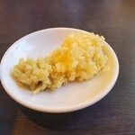 極濃湯麺 フタツメ - 無料の生姜、刻みニンニク